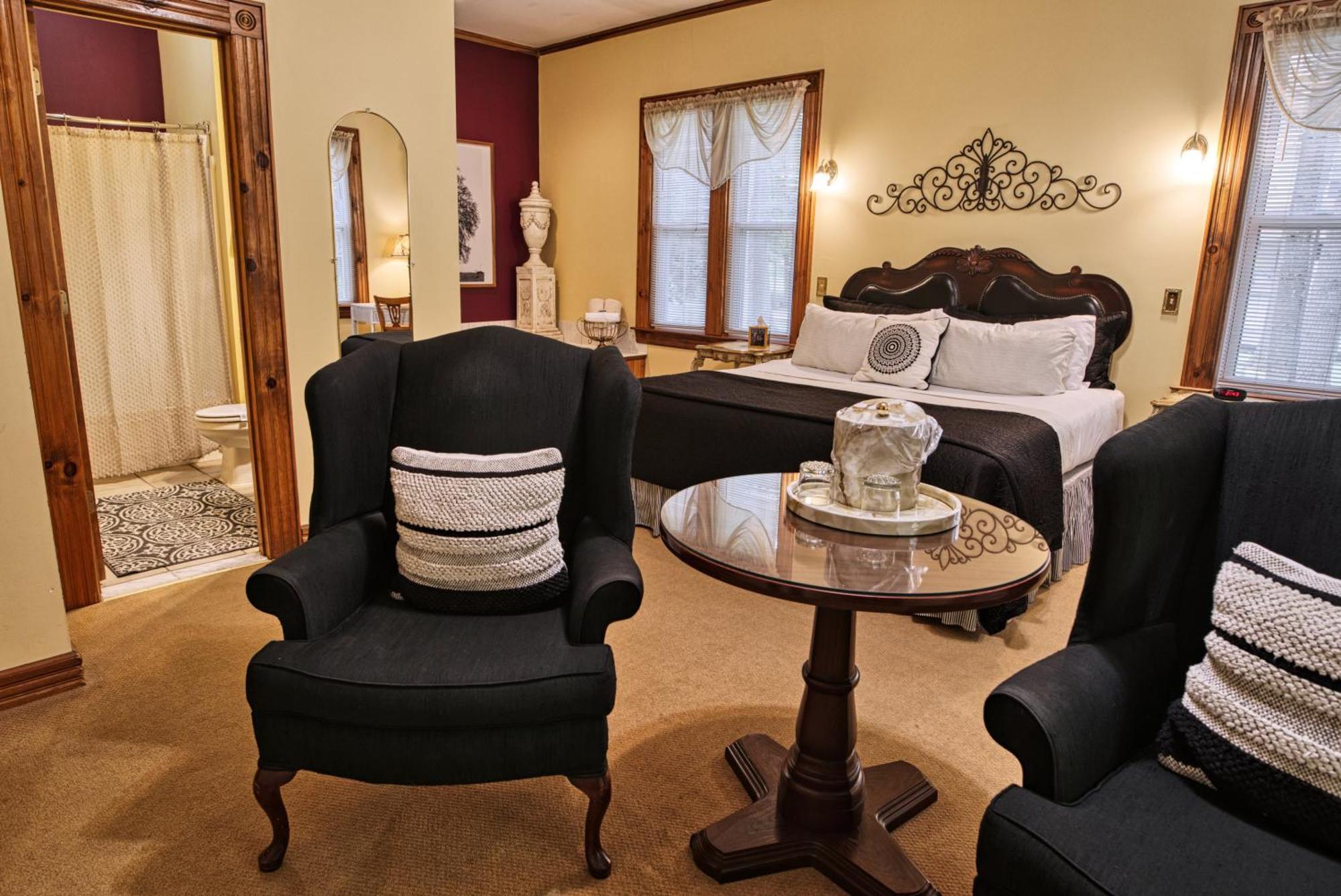 Rockwell Falls Inn And Wine Bar Lake Luzerne Phòng bức ảnh