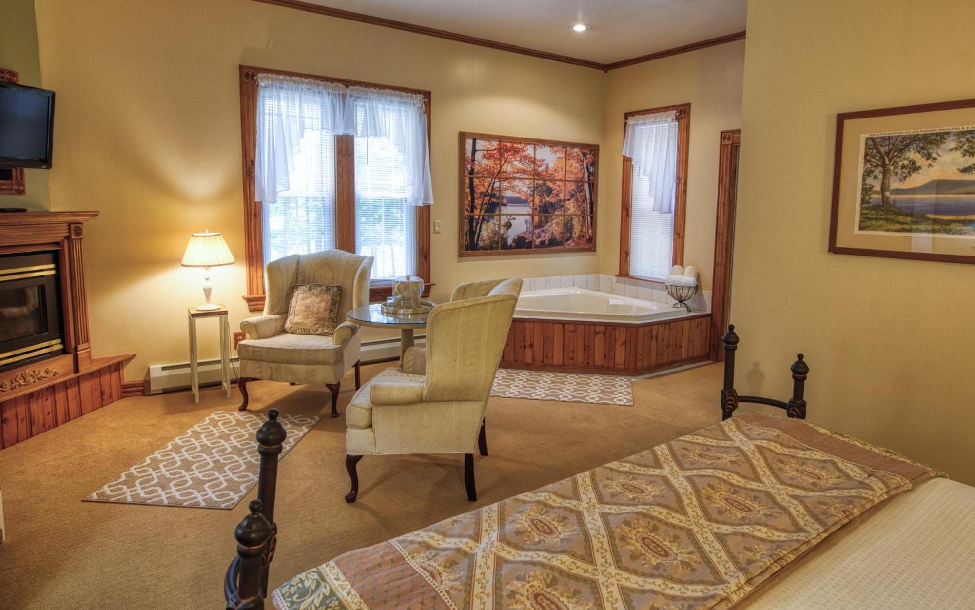 Rockwell Falls Inn And Wine Bar Lake Luzerne Ngoại thất bức ảnh