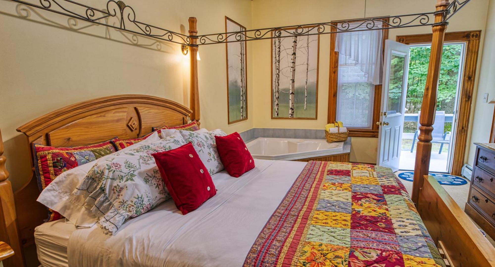 Rockwell Falls Inn And Wine Bar Lake Luzerne Phòng bức ảnh