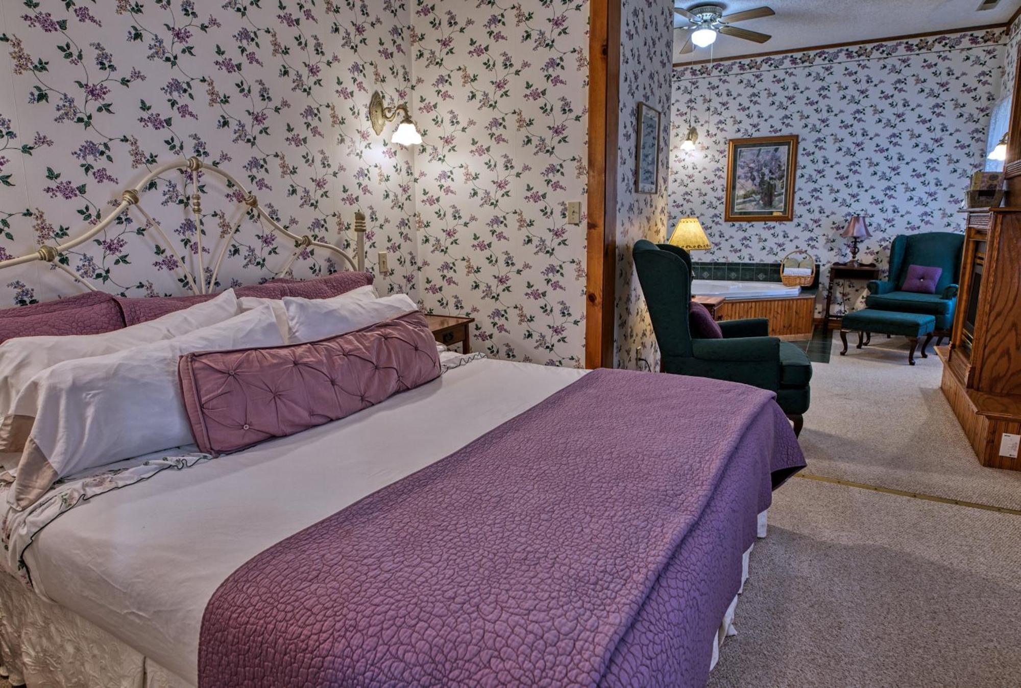 Rockwell Falls Inn And Wine Bar Lake Luzerne Phòng bức ảnh