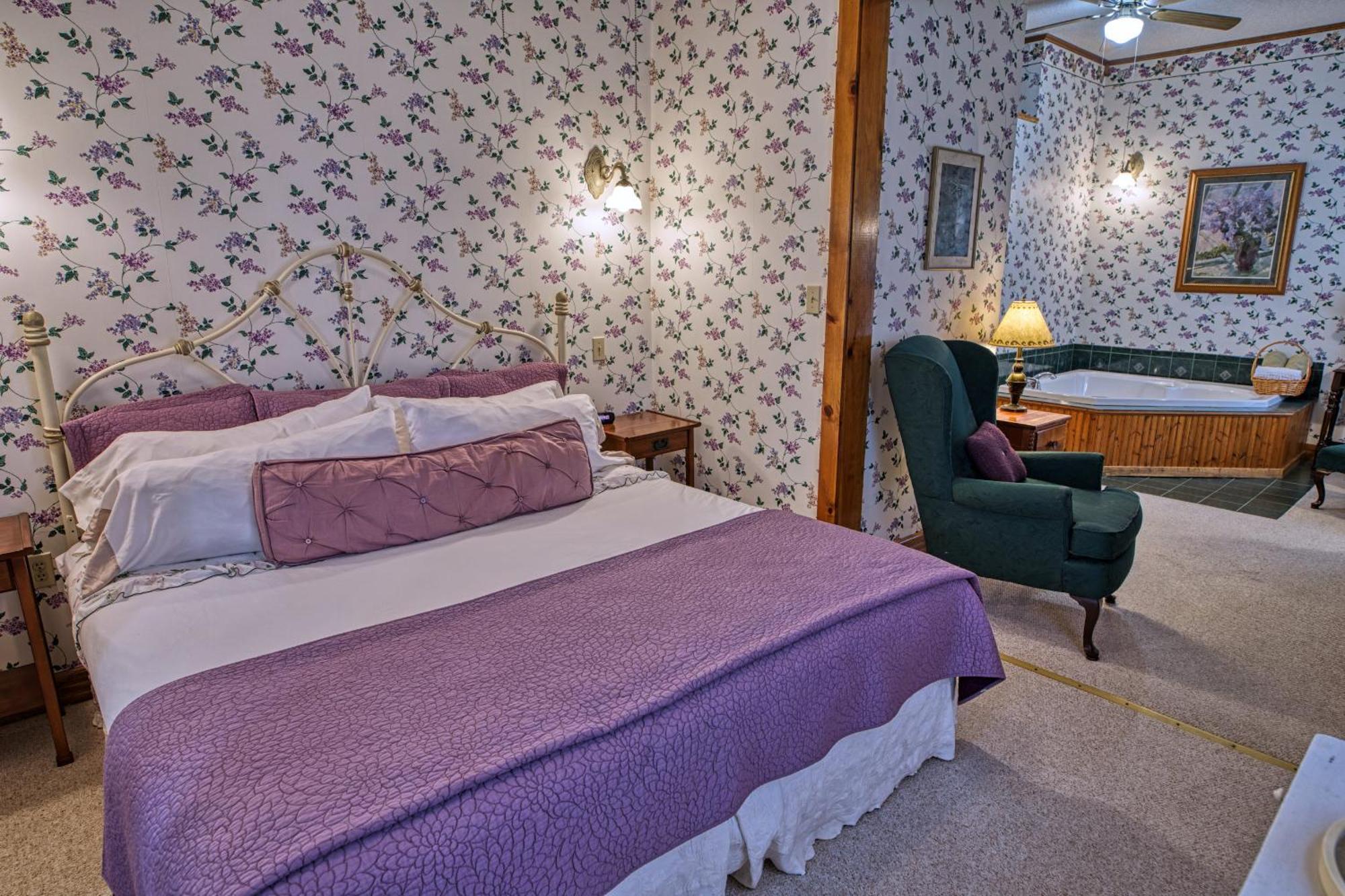 Rockwell Falls Inn And Wine Bar Lake Luzerne Phòng bức ảnh