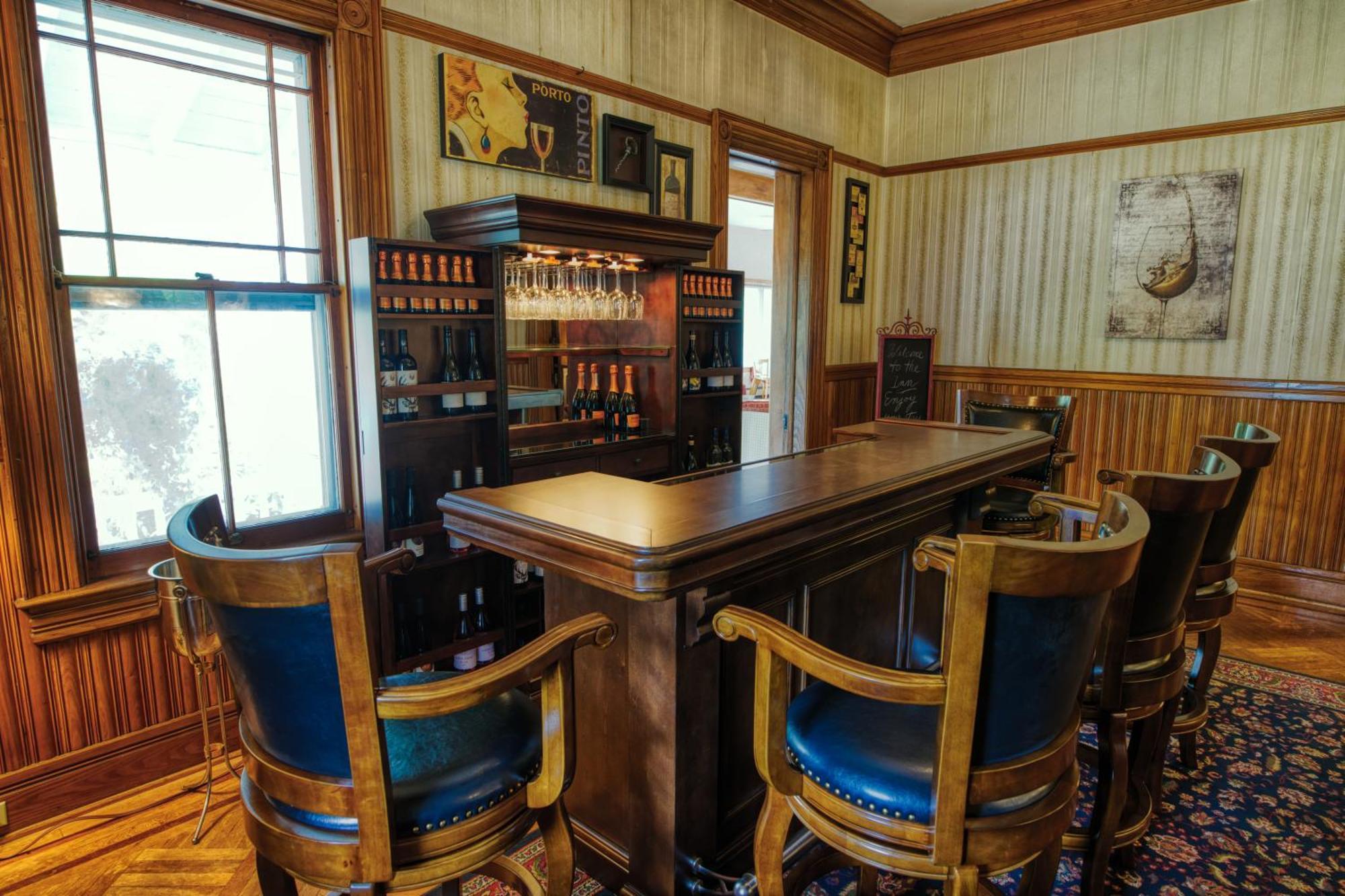 Rockwell Falls Inn And Wine Bar Lake Luzerne Ngoại thất bức ảnh